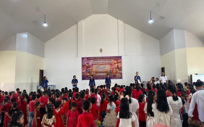 Perayaan Paskah Gabungan Anak Sekolah Minggu Gereja Paroki Hati Kudus Yesus Berlangsung Meriah di Aula Sekolah Assisi Pangkalan Kerinci